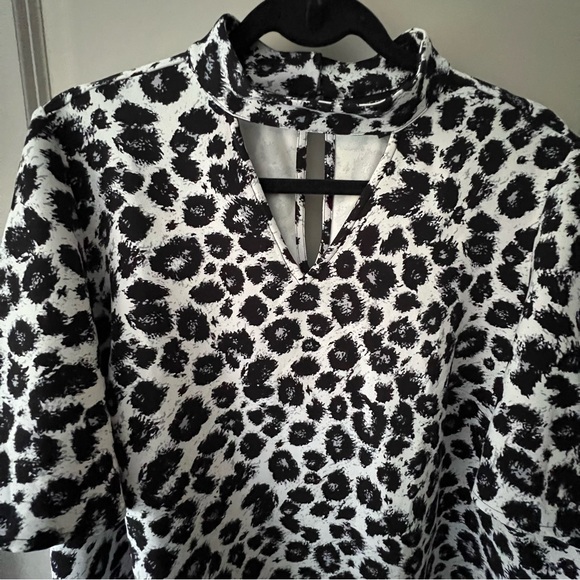 Lane Bryant Womens Leopard Print Top Blouse Short Sleeve Black White Size 16 - Picture 4 of 10